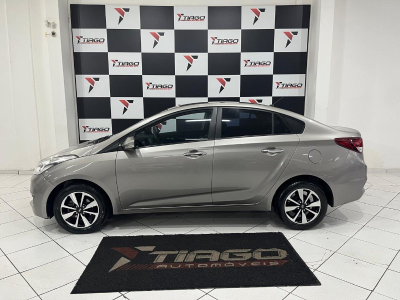 HYUNDAI HB20S 1.6 COMFORT PLUS 16V 2017/2017 TIAGO AUTOMÓVEIS VENÂNCIO AIRES / Carros no Vale