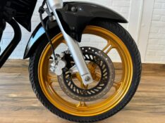 HONDA MOTOS CB 300R /2015 RT 811 VEÍCULOS ARROIO DO MEIO / Carros no Vale