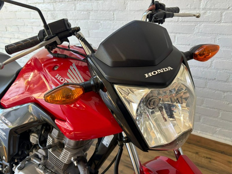 HONDA MOTOS CG 125 FAN ESD /2014 RT 811 VEÍCULOS ARROIO DO MEIO / Carros no Vale