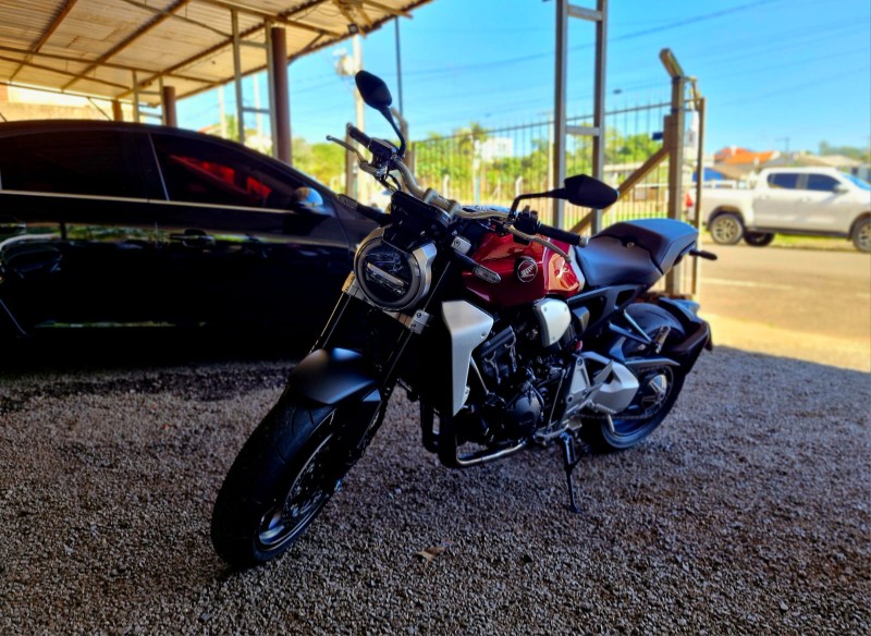 HONDA MOTOS CB 1000R 2021/2021 CRUZEIRO MULTIMARCAS CRUZEIRO DO SUL / Carros no Vale