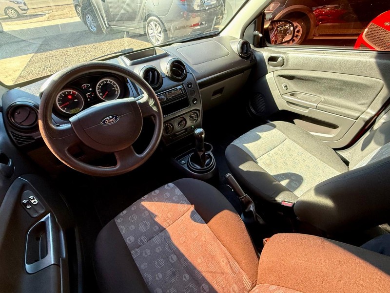 FORD FIESTA 1.0 /2012 AR MULTIMARCAS VENÂNCIO AIRES / Carros no Vale
