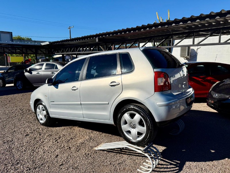 VOLKSWAGEN POLO HATCH 1.6 /2006 AR MULTIMARCAS VENÂNCIO AIRES / Carros no Vale