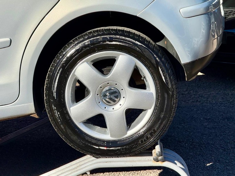 VOLKSWAGEN POLO HATCH 1.6 /2006 AR MULTIMARCAS VENÂNCIO AIRES / Carros no Vale