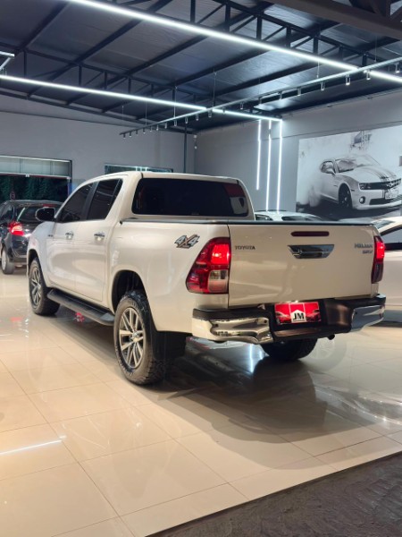 TOYOTA HILUX 2.8 SRV 4X4 CD 16V 2020/2020 JM AUTOMÓVEIS VENÂNCIO AIRES / Carros no Vale