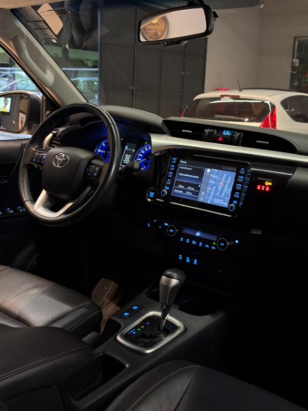 TOYOTA HILUX 2.8 SRV 4X4 CD 16V 2020/2020 JM AUTOMÓVEIS VENÂNCIO AIRES / Carros no Vale