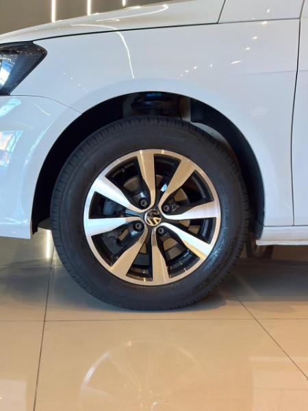 VOLKSWAGEN GOL 1.6 MSI 8V 2017/2017 JM AUTOMÓVEIS VENÂNCIO AIRES / Carros no Vale