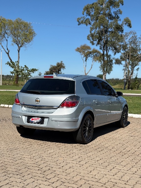 CHEVROLET VECTRA 2.0 GT 8V /2009 NEURI VEÍCULOS LAJEADO / Carros no Vale