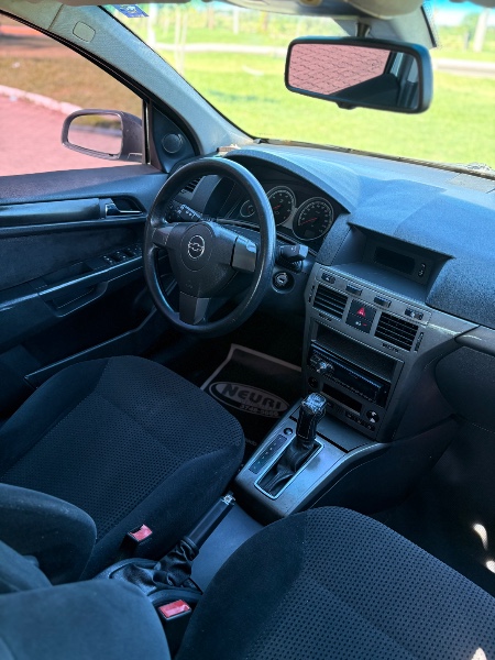 CHEVROLET VECTRA 2.0 GT 8V /2009 NEURI VEÍCULOS LAJEADO / Carros no Vale