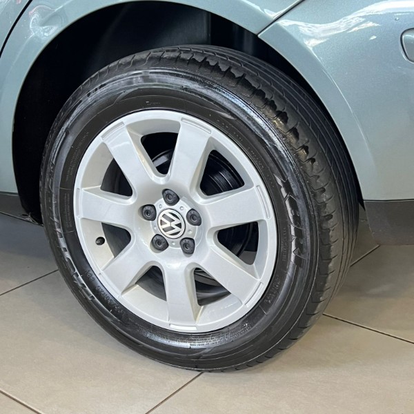 VOLKSWAGEN POLO SEDAN 1.6 8V 2011/2011 JOÃO CARROS MULTIMARCAS GUAPORÉ / Carros no Vale