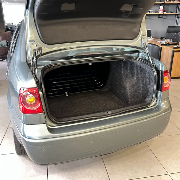 VOLKSWAGEN POLO SEDAN 1.6 8V 2011/2011 JOÃO CARROS MULTIMARCAS GUAPORÉ / Carros no Vale