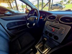 FORD FOCUS 2.0 FLEX 2013/2013 CRUZEIRO MULTIMARCAS CRUZEIRO DO SUL / Carros no Vale