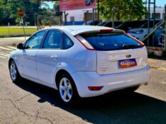 FORD FOCUS 2.0 FLEX 2013/2013 CRUZEIRO MULTIMARCAS CRUZEIRO DO SUL / Carros no Vale