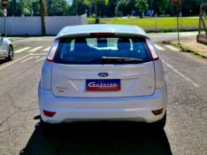 FORD FOCUS 2.0 FLEX 2013/2013 CRUZEIRO MULTIMARCAS CRUZEIRO DO SUL / Carros no Vale