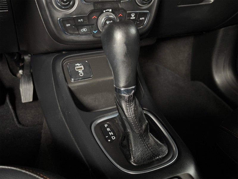 JEEP COMPASS LONGITUDE 2.0 FLEX 2021 2020/2021 DUARTE VEÍCULOS PORTO ALEGRE / Carros no Vale