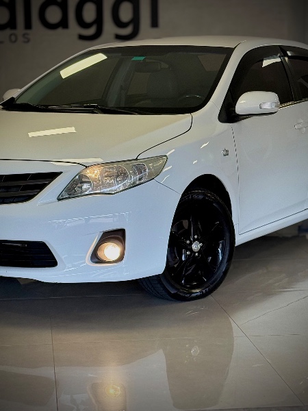 TOYOTA COROLLA 2.0 XEI 16V FLEX 4P AUTOMÁTICO 2011/2012 MALAGGI VEÍCULOS ENCANTADO / Carros no Vale