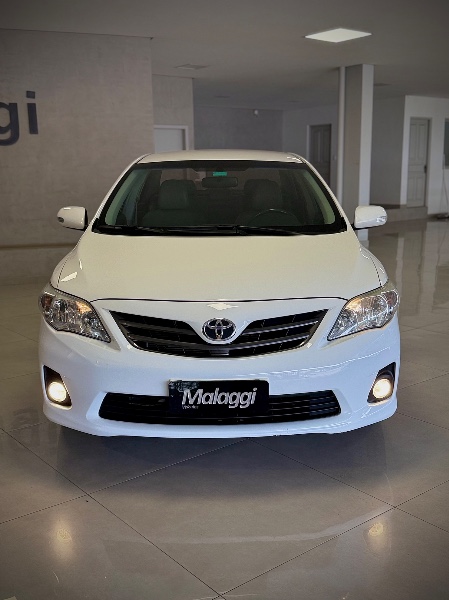TOYOTA COROLLA 2.0 XEI 16V FLEX 4P AUTOMÁTICO 2011/2012 MALAGGI VEÍCULOS ENCANTADO / Carros no Vale