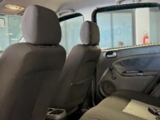 FORD FIESTA 1.6 CLASS SEDAN 8V 2010/2011 MALAGGI VEÍCULOS ENCANTADO / Carros no Vale