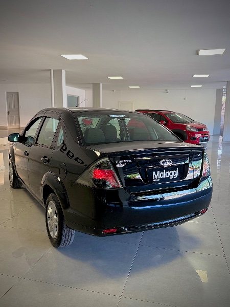 FORD FIESTA 1.6 CLASS SEDAN 8V 2010/2011 MALAGGI VEÍCULOS ENCANTADO / Carros no Vale