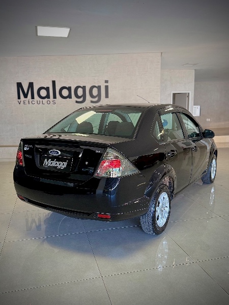 FORD FIESTA 1.6 CLASS SEDAN 8V 2010/2011 MALAGGI VEÍCULOS ENCANTADO / Carros no Vale