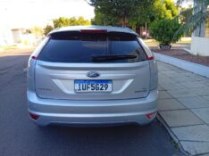 FORD FOCUS 2.0 FLEX 2013/2013 ALTERNATIVA VEÍCULOS LAJEADO / Carros no Vale