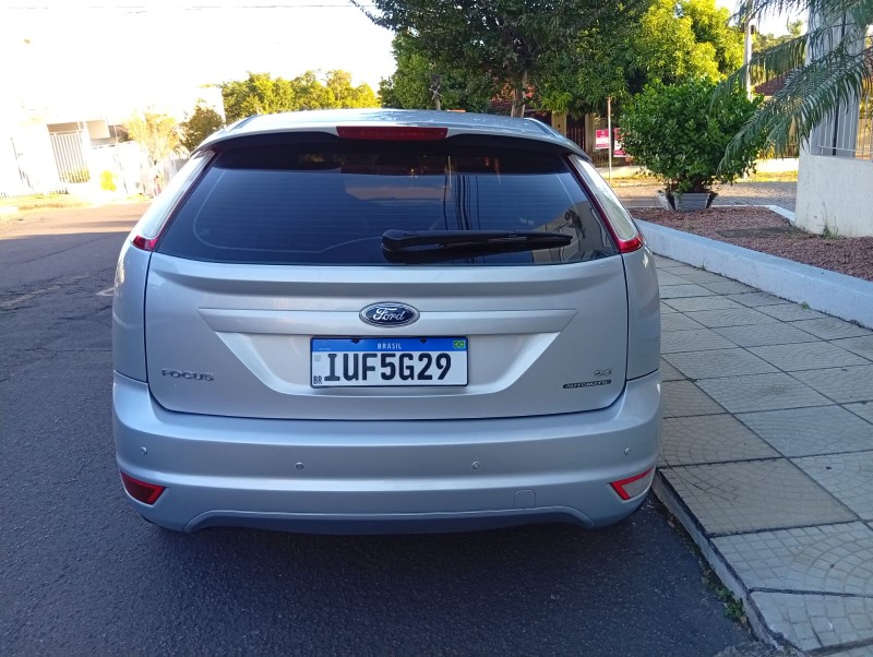 FORD FOCUS 2.0 FLEX 2013/2013 ALTERNATIVA VEÍCULOS LAJEADO / Carros no Vale