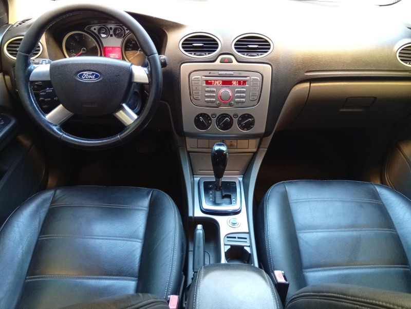 FORD FOCUS 2.0 FLEX 2013/2013 ALTERNATIVA VEÍCULOS LAJEADO / Carros no Vale