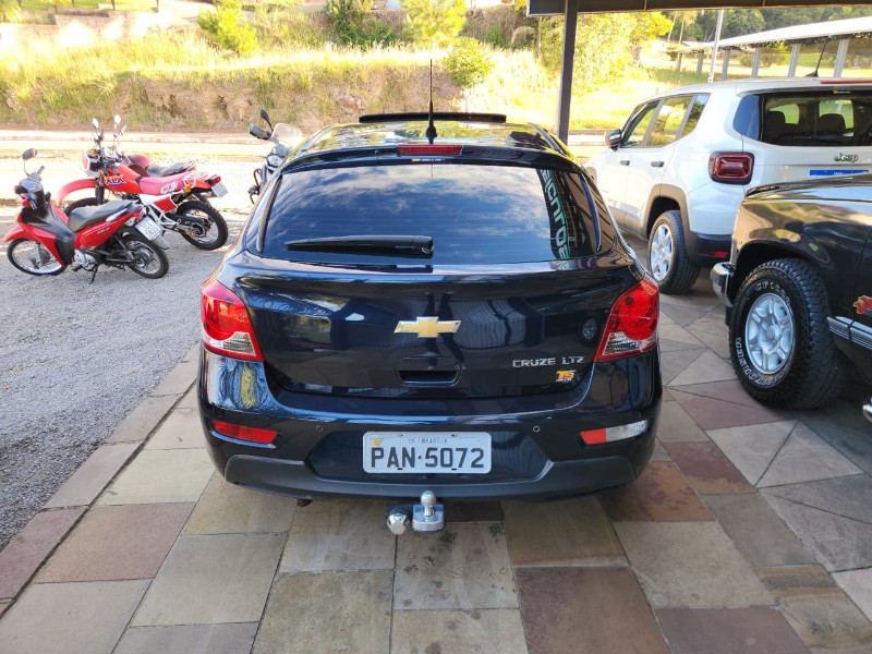 CHEVROLET CRUZE SPORT6 LTZ 1.8 2015/2016 TS VEÍCULOS ANTA GORDA / Carros no Vale