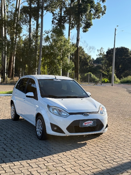FORD FIESTA 1.6 8V 2014 /2014 NEURI VEÍCULOS LAJEADO / Carros no Vale