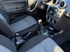 FORD FIESTA 1.6 8V 2014 /2014 NEURI VEÍCULOS LAJEADO / Carros no Vale