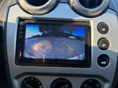 FORD FIESTA 1.6 8V 2014 /2014 NEURI VEÍCULOS LAJEADO / Carros no Vale