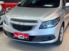 CHEVROLET ONIX HATCH LT 1.4 8V FLEXPOWER 5P MEC. 2013/2014 JM AUTOMÓVEIS VENÂNCIO AIRES / Carros no Vale