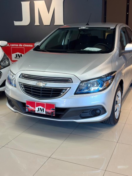 CHEVROLET ONIX HATCH LT 1.4 8V FLEXPOWER 5P MEC. 2013/2014 JM AUTOMÓVEIS VENÂNCIO AIRES / Carros no Vale