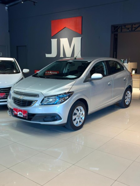 CHEVROLET ONIX HATCH LT 1.4 8V FLEXPOWER 5P MEC. 2013/2014 JM AUTOMÓVEIS VENÂNCIO AIRES / Carros no Vale