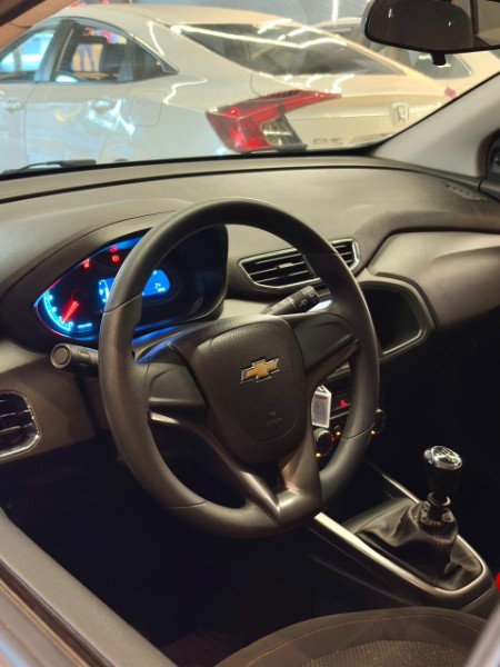 CHEVROLET ONIX HATCH LT 1.4 8V FLEXPOWER 5P MEC. 2013/2014 JM AUTOMÓVEIS VENÂNCIO AIRES / Carros no Vale