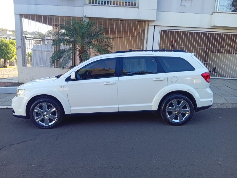 FIAT FREEMONT PRECISION 2013/2024 ALTERNATIVA VEÍCULOS LAJEADO / Carros no Vale