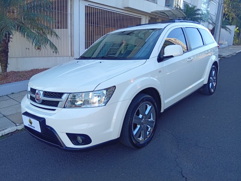 FIAT FREEMONT PRECISION 2013/2024 ALTERNATIVA VEÍCULOS LAJEADO / Carros no Vale