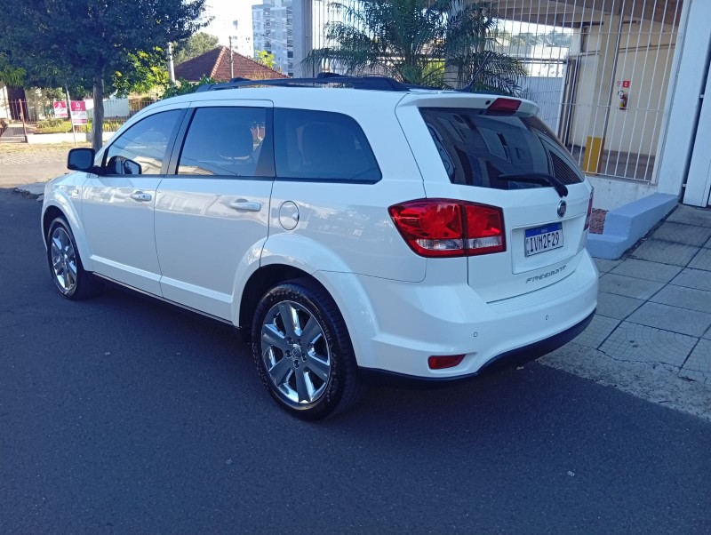 FIAT FREEMONT PRECISION 2013/2024 ALTERNATIVA VEÍCULOS LAJEADO / Carros no Vale