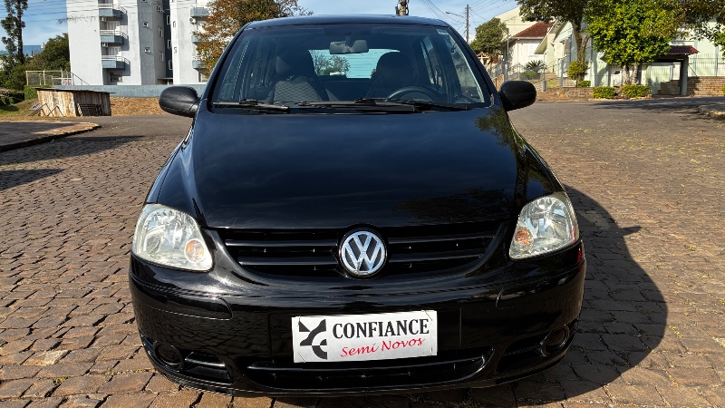 VOLKSWAGEN FOX 1.0 MI CITY 8V 2005/2006 COMPLETO VEÍCULOS GUAPORÉ / Carros no Vale