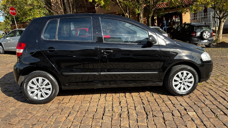 VOLKSWAGEN FOX 1.0 MI CITY 8V 2005/2006 COMPLETO VEÍCULOS GUAPORÉ / Carros no Vale