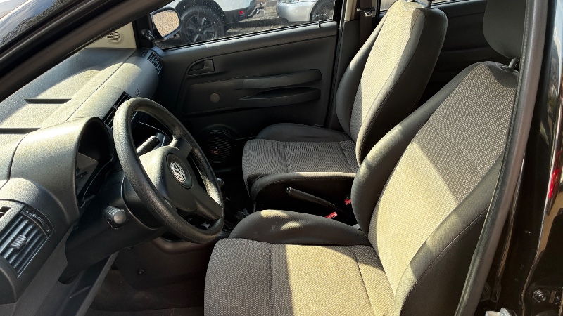 VOLKSWAGEN FOX 1.0 MI CITY 8V 2005/2006 COMPLETO VEÍCULOS GUAPORÉ / Carros no Vale