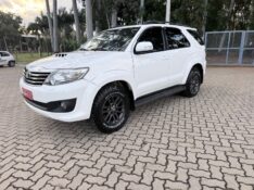TOYOTA HILUX SW4 3.0 SRV 4X4 7 LUGARES 16V TURBO INTERCOOLER 2014/2014 ELY AUTOMÓVEIS LAJEADO / Carros no Vale