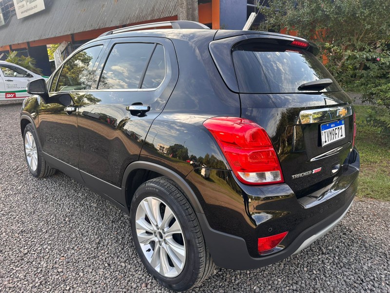 CHEVROLET TRACKER PREMIER 1.4 TURBO /2018 MENEGHINI VEÍCULOS ARROIO DO MEIO / Carros no Vale CHEVROLET TRACKER PREMIER 1.4 TURBO /2018 MENEGHINI VEÍCULOS ARROIO DO MEIO / Carros no Vale