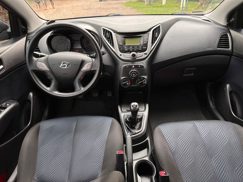HYUNDAI HB20 COMFORT 1.6 /2014 MENEGHINI VEÍCULOS ARROIO DO MEIO / Carros no Vale HYUNDAI HB20 COMFORT 1.6 /2014 MENEGHINI VEÍCULOS ARROIO DO MEIO / Carros no Vale