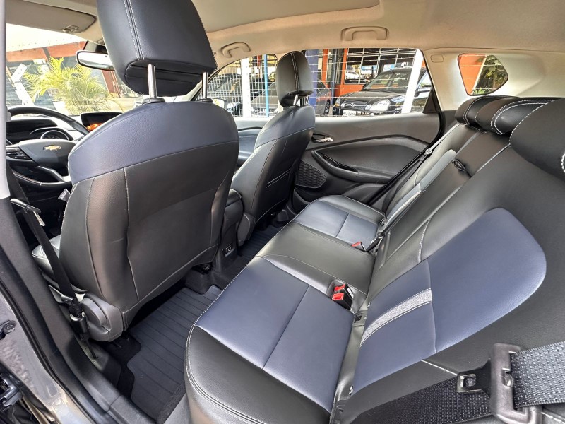 CHEVROLET TRACKER 1.2 TURBO 12V /2023 MENEGHINI VEÍCULOS ARROIO DO MEIO / Carros no Vale CHEVROLET TRACKER 1.2 TURBO 12V /2023 MENEGHINI VEÍCULOS ARROIO DO MEIO / Carros no Vale