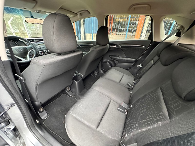HONDA FIT LX 1.4 /2017 MENEGHINI VEÍCULOS ARROIO DO MEIO / Carros no Vale