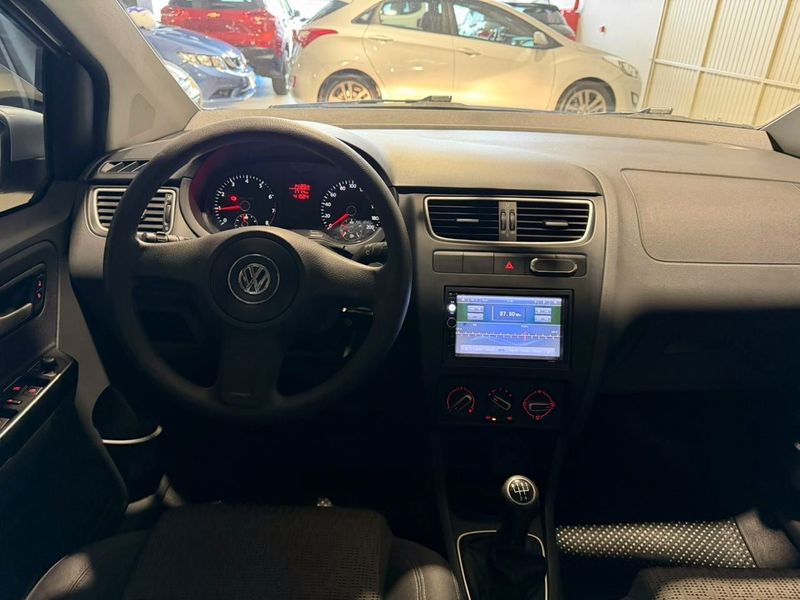 Volkswagen Fox 1.0 8v G2 2012/2013 SIM VEÍCULOS PORTO ALEGRE / Carros no Vale