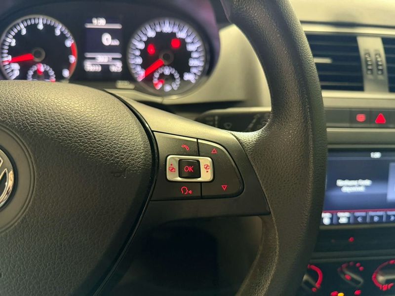 Volkswagen Fox Connect 1.6 8v 2019/2019 SIM VEÍCULOS PORTO ALEGRE / Carros no Vale