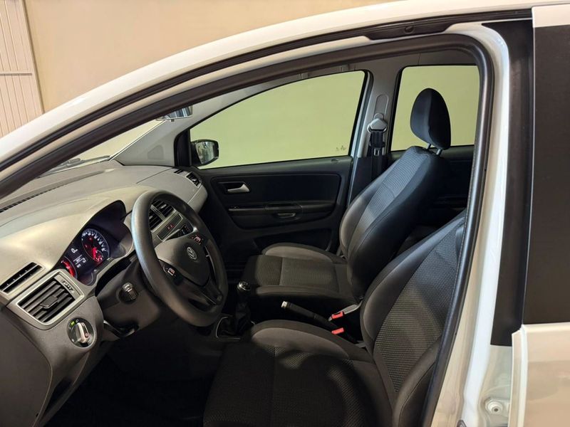 Volkswagen Fox Connect 1.6 8v 2019/2019 SIM VEÍCULOS PORTO ALEGRE / Carros no Vale
