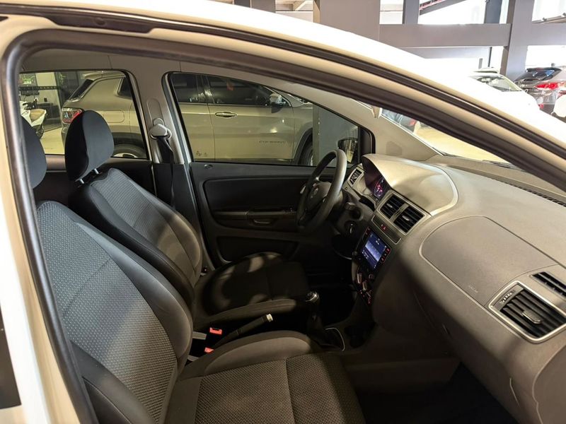 Volkswagen Fox Connect 1.6 8v 2019/2019 SIM VEÍCULOS PORTO ALEGRE / Carros no Vale