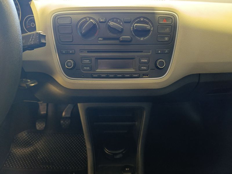 Volkswagen Up! Move 1.0 Tsi Total Mec 2017/2017 SIM VEÍCULOS PORTO ALEGRE / Carros no Vale